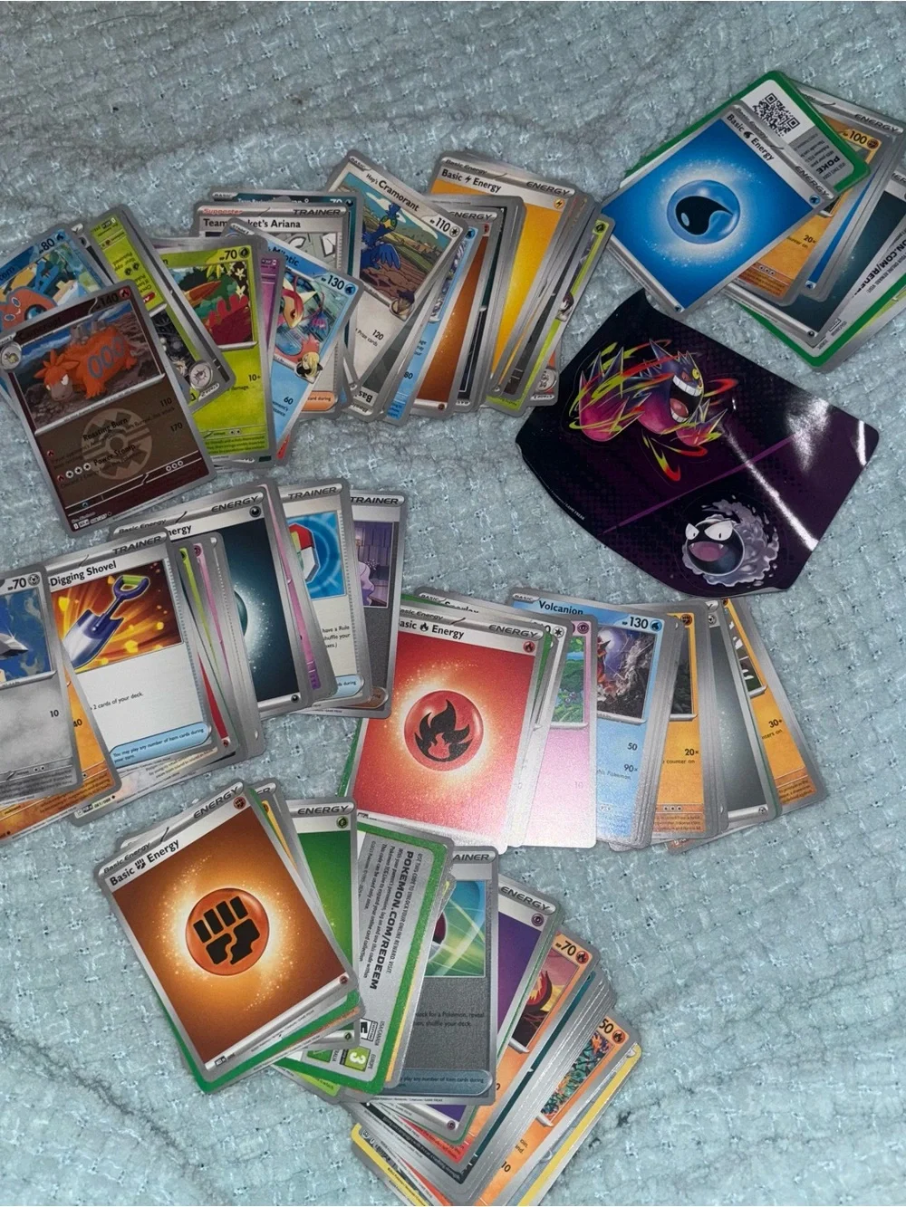 Pokémon Trading Card Lot - 180